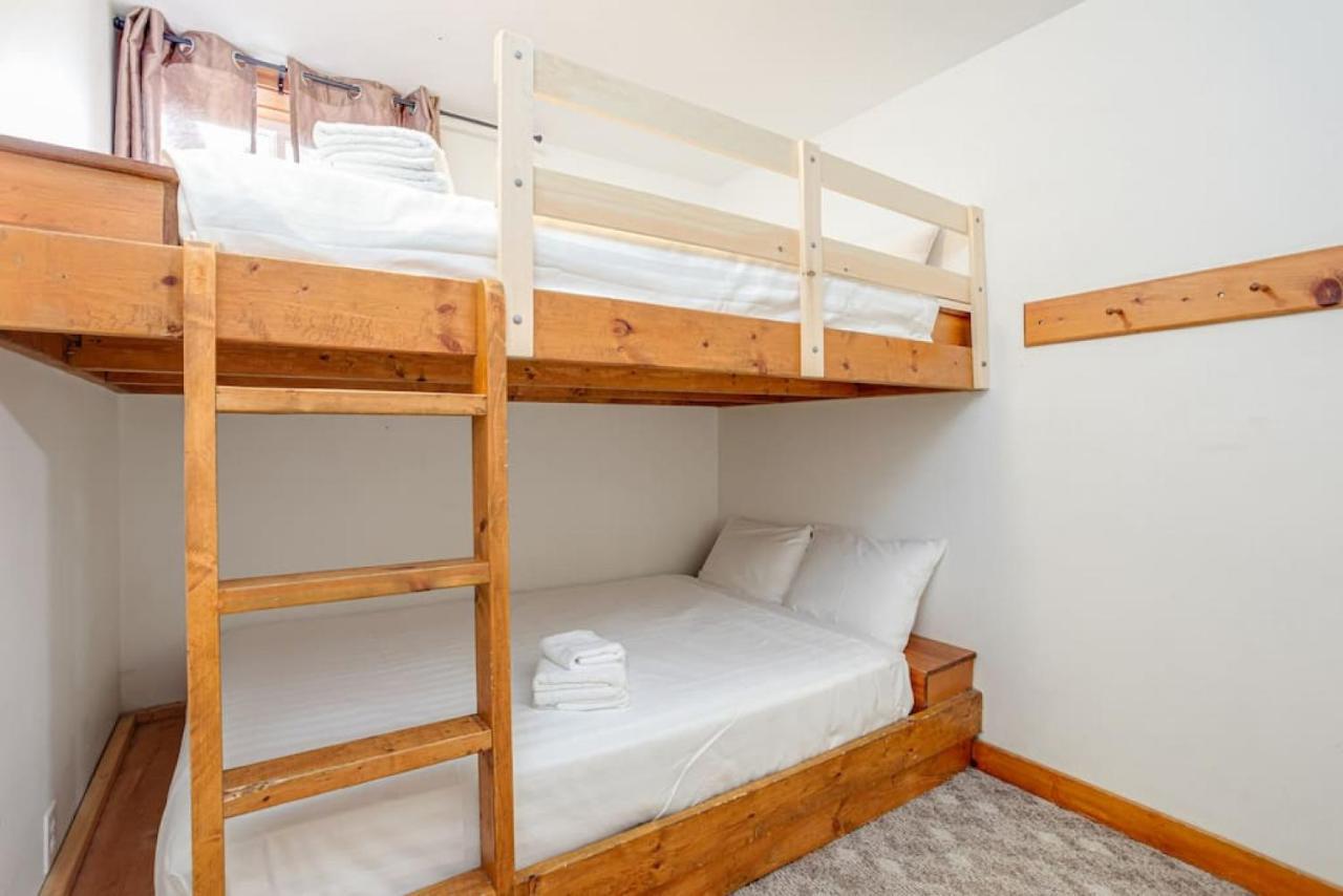 Blue Mtn Chalet With A Sauna, Sleeps 20 Blue Mountains Εξωτερικό φωτογραφία
